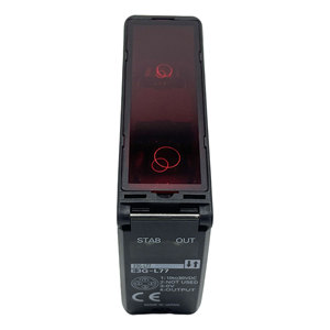 Sensor Fotoeléctrico Retroreflectante de Larga Distancia E3G-L77, Detección de Alta Precisión para Automatización Industrial - Product Image 3