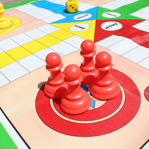 <span class=keywords><strong>Jeux</strong></span> <span class=keywords><strong>de</strong></span> société imperméables d'extérieur Grand plateau <span class=keywords><strong>de</strong></span> Ludo Tapis électronique pour pique-nique en plein air Pièces en plastique Longueur latérale <span class=keywords><strong>de</strong></span> 180 cm - Product Image 2