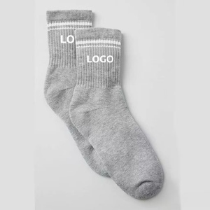 Calzini Sportivi Personalizzati con Logo, Design Personalizzato, Calzini da Palestra per Uomo e Donna, Calzini a Righe Lavorati a Maglia - Product Image 1