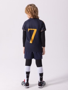 4 Pezzi Tute da <span class=keywords><strong>Calcio</strong></span> Personalizzate di Alta Qualità per Bambini N.7, Vendita all'Ingrosso, Nuovo Servizio di Taglio Automatizzato per Ragazzi - Product Image 3