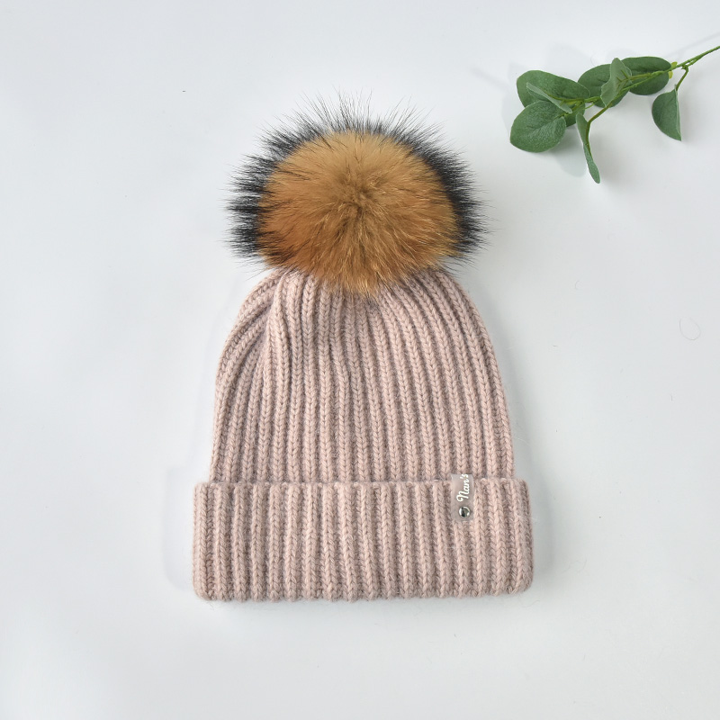 Rose-camel avec pompon marron