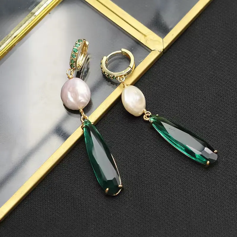 Natural pearl earrings advanced niche emerald drop pendant ear buckle