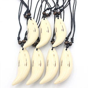 Collar de Amuleto Tibetano Sagrado con Colgante de Diente de Lobo de Resina en Forma de Gota de Agua, Pulido a Mano, de 8.2 cm de Largo, para Hombre - Product Image 3