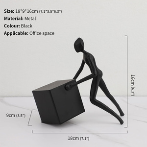 Sculpture moderne abstraite en métal noir représentant un <span class=keywords><strong>homme</strong></span> poussant un cube <span class=keywords><strong>pour</strong></span> la décoration du salon, de la <span class=keywords><strong>chambre</strong></span>, du bureau, de l'hôtel ou de la maison - Product Image 6
