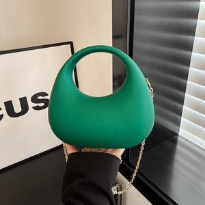 Модная женская сумка-клатч из ПВХ 2026 года, однотонная, с металлической цепочкой, на плечо, для вечеринок - Product Image 3