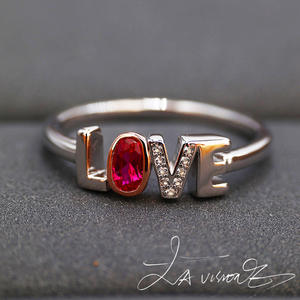 แหวนวินเทจสีขาวสังเคราะห์คอรันดัมฝังหยกสีแดงชุดตอบโต้ - Product Image 1