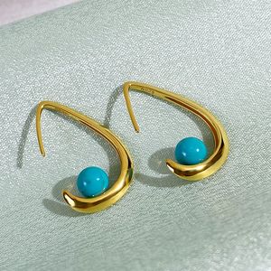 Boucles d'oreilles clous géométriques classiques en argent sterling plaqué or 18 carats avec perles rondes en turquoise artificielle et gouttes de 6 mm+, pour femme - Product Image 1