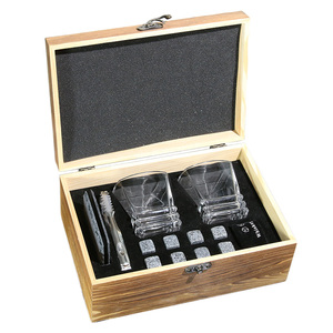 Biểu Tượng Tùy Chỉnh <span class=keywords><strong>Whisky</strong></span> Lạnh Đá Bộ Quà Tặng Cocktail Whiskey Rượu Decanter Thời Trang Cũ Kính Trong Hộp Quà Tặng Bằng Gỗ Cho Thanh Sử Dụng - Product Image 1