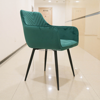 Chaise avec accoudoirs en métal doré et velours pivotant vert rembourré de style moderne chaise de salle à manger d'appoint pour salon et hôtel