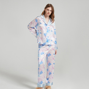 Pijama de seda manga larga estampado acuarela diseño personalizado conjunto Paj satén para mujer - Product Image 2