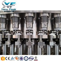 Nouvelle machine complète Peak pour le soufflage, le remplissage et le bouchage d'eau, destinée aux lignes de production d'eau minérale pure.