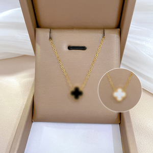 Collar de Cadena de Bambú Estilo Instagram con Amuleto de la Suerte de Planta de Cobre, Minimalista y Moderno, Unisex, de Acero de Titanio - Product Image 4