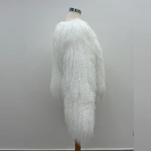 Vente en gros d'usine, <span class=keywords><strong>manteau</strong></span> en fourrure véritable pour femmes, col rond court, couleur personnalisée, fourrure moelleuse et bouclée, veste en fourrure de mouton de Mongolie pour l'hiver - Product Image 2