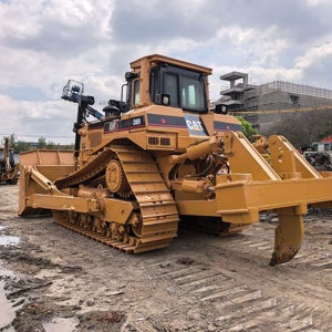 รถดันดิน CAT D8R พร้อมระบบตีนตะขาบและใบมีดสำหรับงานก่อสร้าง - Product Image 6