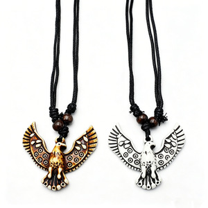 Halskette mit geflügeltem Adler-Anhänger aus Harz, schwarzes geflochtenes Seil, Schmuck für Männer und Frauen, Großhandel - Product Image 1