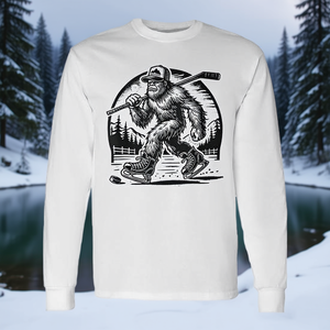 Bigfoot Hockey Sasquatch T-shirt à manches longues pour jouer au hockey, design rétro - Product Image 3