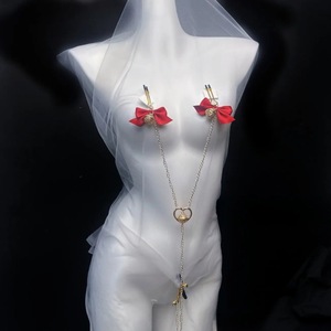 Pinces à tétons en forme de U, 2 pièces, avec nœud rouge et pendentif cœur en chaîne, pour jeux intimes en couple, accessoires métalliques pour adultes - Product Image 1