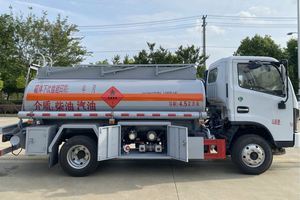 Brand New China Dongfeng 4X2 Diesel Manual Transmission Oil Tanker Truck 6000L 140HP Flammable Liquid Transportation Fuel Bowser - Product Image 3