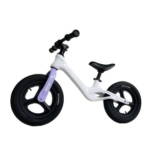 Vélo d'équilibre pour enfants 12 pouces à une vitesse, avec jantes en alliage d'aluminium, cadre léger en nylon, siège réglable, pour 2-5 ans, idéal pour l'extérieur - Product Image 6