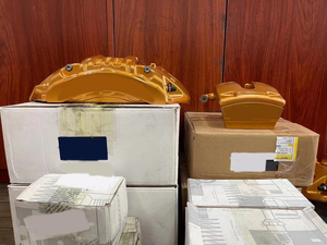 Nhà Máy Tùy Chỉnh Màu Sắc Lớn Phanh Kit Gt4 Phanh 6 Piston Calipers Carbon Gốm Phanh Đĩa Cho E300 Gle Loạt - Product Image 4