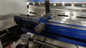Tự động hoàn toàn tự động CNC Báo Chí phanh máy thủy lực tấm kim loại máy uốn với Feeder - Product Image 6