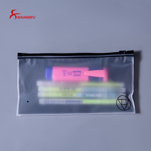 Embalaje personalizado de polietileno Biodegradable, cierre deslizante de PVC negro, bolsa Ziplock esmerilada con logotipo - Product Image 3