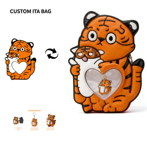 กระเป๋า Ita Bag สั่งทำได้ MOQ ต่ำ พร้อมพวงกุญแจตุ๊กตาตัวการ์ตูนอนิเมะ ชุดอุปกรณ์ขายส่ง กระเป๋า Itabag ใส หรูหรา สำหรับผู้หญิง - Product Image 1