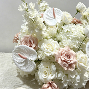 Lirio Blanco Polvoriento Artificial para Centros de Mesa de Boda - Product Image 4