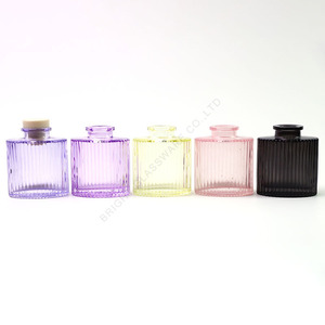 معطر جو منزلي بالزيوت العطرية سعة 50 مل في زجاجة فاخرة مع أعواد خشبية للعلاج بالروائح والسبا والمنزل - Product Image 4