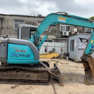 Pelle sur chenilles Kobelco SK75SR bien entretenue Zero Tail Swing Prêt pour les espaces restreints Moteur hydraulique auxiliaire PLC Engrenage moteur - Product Image 1