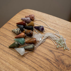 Pendule en Aventurine Verte Facettée avec Chaîne et Perles en Argent, Pierre Naturelle Polie, Cristal de Reiki - Product Image 2