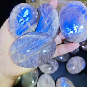 Venta al por mayor Natural <span class=keywords><strong>de</strong></span> alta calidad <span class=keywords><strong>de</strong></span> cristal curativo pulido fuerte luz azul <span class=keywords><strong>piedra</strong></span> lunar Palma <span class=keywords><strong>para</strong></span> <span class=keywords><strong>la</strong></span> decoración del regalo - Product Image 1