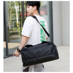 Bolso de Hombro/Bandolera Deportivo y de Viaje con Compartimento Grande para Zapatos y Separación de Seco/Húmedo, Nuevo y a la Moda, de Fábrica con Certificación BSCI - Product Image 4