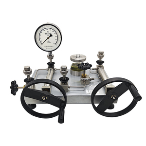 Pompe d'étalonnage hydraulique portable haute pression 250Mpa avec manomètre - Product Image 4