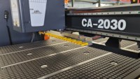 Enrutador CNC único de alta precisión de 9kw Camel 1325 1328 Cambio automático de herramientas Estudio NC con motor de bomba de motor de engranajes PLC