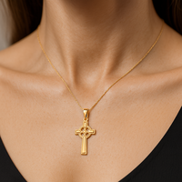 Colgante de Cruz Celta Cristiana en Oro Pulido de 14K, Joyería Fina Religiosa, Uso Diario Unisex para Mujeres, Hombres y Niñas