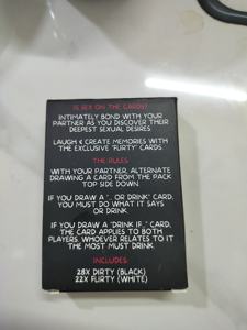 เกมไพ่ซิลิโคนกันน้ำสำหรับผู้ใหญ่ ปาร์ตี้โป๊กเกอร์ ความปรารถนาอันเมาคลั่ง สำหรับคู่รัก - เกมเซ็กส์ พร้อมกล่องของขวัญ 50 ชิ้น - Product Image 5