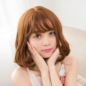 วิกผมสั้นแบบม้วน<span class=keywords><strong>ทรง</strong></span><span class=keywords><strong>ผม</strong></span>หยิกสไตล์เกาหลีสำหรับผู้หญิง  แบบติดกาวในตัว  <span class=keywords><strong>ทรง</strong></span><span class=keywords><strong>ผม</strong></span>เปียดอกแพร์  พร้อมหน้าม้า  ผลิตในเจ้อเจียง - Product Image 1