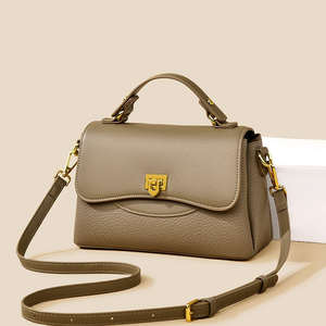 กระเป๋าถือแฟชั่นดีไซน์ใหม่กันน้ำ ขายส่ง เหมาะสำหรับสาวๆ สะพายไหล่ - Product Image 1