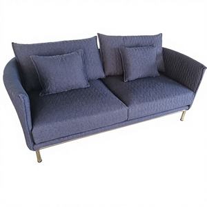 أريكة حديثة بمقعدين من القماش الأزرق الداكن مع أرجل معدنية - كنبة بسيطة بتصميم عصري - أريكة مبطنة بالقماش لغرفة المعيشة - Product Image 2