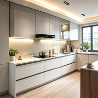 Système d'armoires de cuisine sur mesure Elabor Shaker avec îlot en marbre, rangement intelligent, ensembles complets, designs modernes de luxe