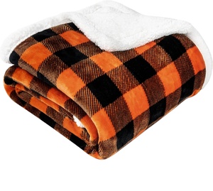 Couverture à carreaux Sherpa pour canapé, couverture en polaire à carreaux Halloween en peluche et jetés, couverture en flanelle douce et floue - Product Image 1