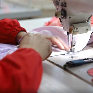 Maßgefertigtes Übergroßes Atmungsaktives American Football Trikot Sublimiertes T-Shirt Retro Graffiti American Jersey - Product Image 3