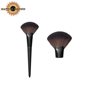 Pinceau à poudre Vegan Fluffy Fan Style plat avec manche en bois Cheveux synthétiques doux Nylon Plastique <span class=keywords><strong>Silicone</strong></span> Masque <span class=keywords><strong>de</strong></span> <span class=keywords><strong>fond</strong></span> <span class=keywords><strong>de</strong></span> <span class=keywords><strong>teint</strong></span> Application - Product Image 2