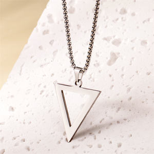 뜨거운 판매 방수 펑크 힙합 스테인레스 스틸 남자 기하학적 개인화 된 중공 삼각형 펜던트 목걸이 - Product Image 3