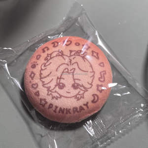 Поставщик Kpop, плюшевая жесть, значок, именная металлическая жестяная булавка, недорогие плюшевые значки - Product Image 5