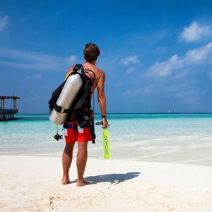 GOYOJO 0.5L Mini-bouteille de plongée portable, équipement de plongée 6-12 min, réservoir pulmonaire rechargeable avec 3000 PSI pour l'entraînement à la respiration sous-marine - Product Image 5