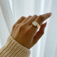 Bague de fiançailles et de mariage Mirawell pour femme, tendance, minimaliste, rectangulaire, blanche, plaquée or 18 carats, en acier inoxydable
