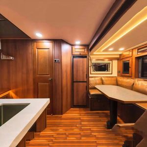 <span class=keywords><strong>Camping</strong></span>-<span class=keywords><strong>car</strong></span> de luxe tout-terrain pour voyages et aventures en plein air, Sitrak 4x4 350HP LHD/RHD, <span class=keywords><strong>camping</strong></span>-<span class=keywords><strong>car</strong></span> <span class=keywords><strong>à</strong></span> double toit personnalisé, autres camions - Product Image 5