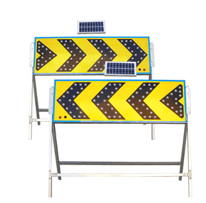 Señalización de Tráfico Direccional Portátil con Luz Intermitente de Flecha LED de Una Vía, para Obras de Construcción y Seguridad Vial, con Energía Solar - Product Image 1